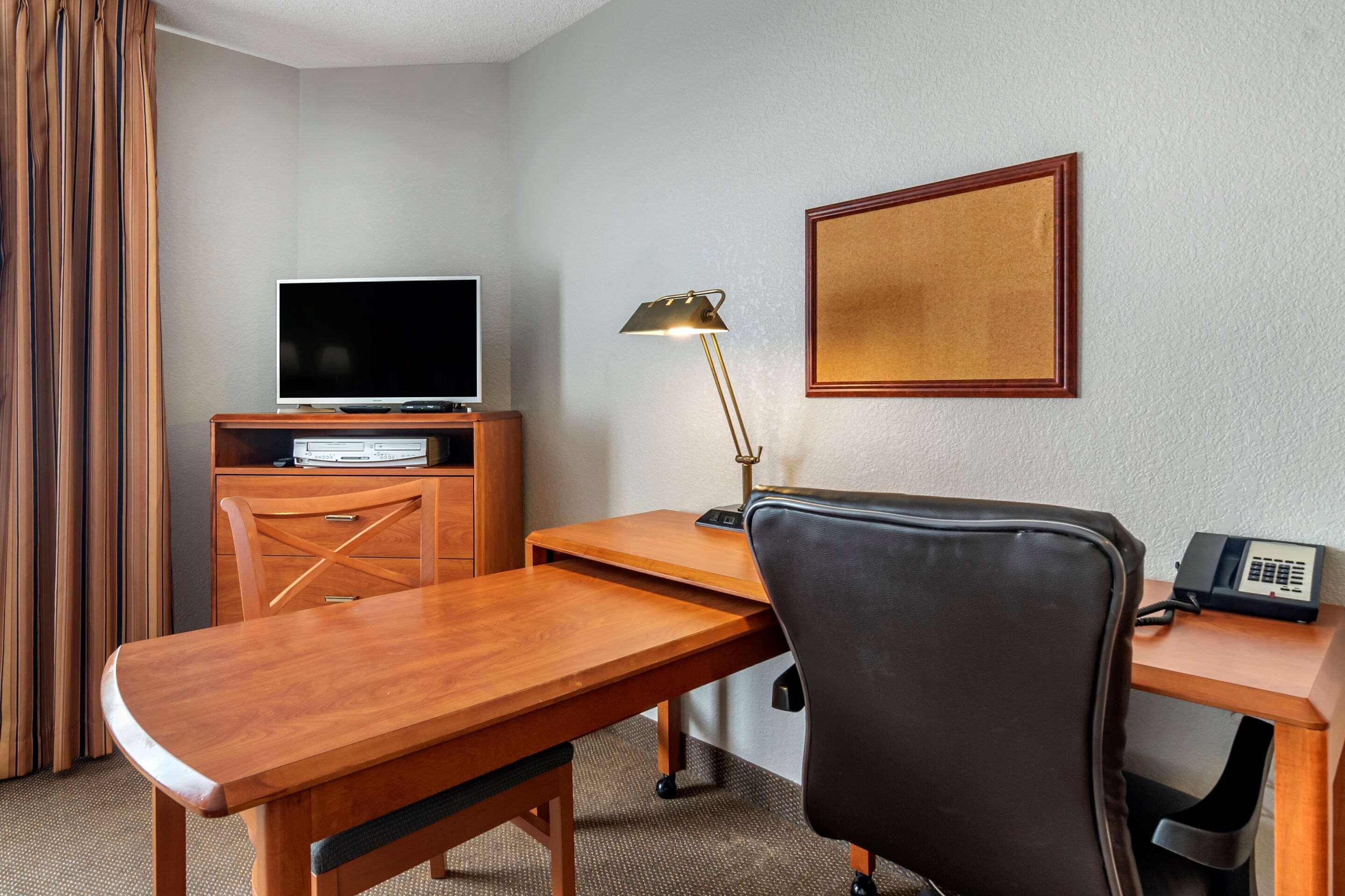 Mainstay Suites Emporia Eksteriør bilde